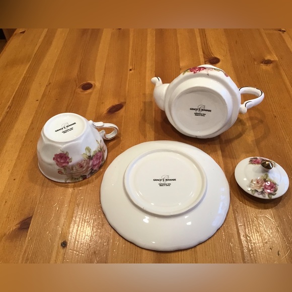 GRACE’S TEAWARE TEA FOR ONE ENGLISH ROSE GARDEN TEAPOT CUP SAUCER - Picture 9 of 10
